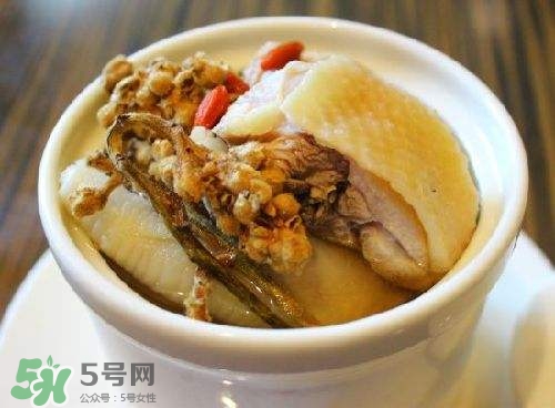 枇杷花怎么煲湯？枇杷花煲湯搭配什么最佳？