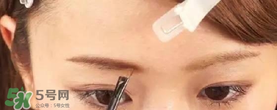 安耐曬安熱沙眉筆怎么用？安耐曬防水液體眉筆色號試色