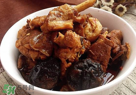 鴨肉能和香菇一起燉嗎？香菇燉鴨肉有毒嗎？