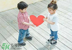 孩子不自信怎么辦？怎樣讓孩子自信大膽？