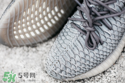 adidas yeezy 350 boost v2蟒蛇皮定制版多少錢？