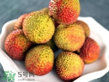 黑葉荔枝和妃子笑哪個好吃？黑葉荔枝和妃子笑的區(qū)別
