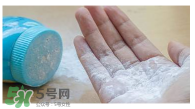 爽身粉對痱子有用嗎？爽身粉能預防痱子嗎？
