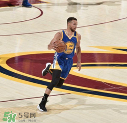 under armour curry4 low什么樣？庫(kù)里第四代總決賽戰(zhàn)靴低幫版諜照