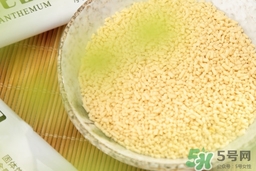 菊花晶可以加奶粉里嗎？菊花晶可以加米粉里嗎