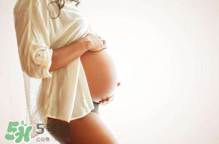 孕婦能用爽身粉嗎？孕婦能用爽身粉擦腳嗎？