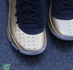 under armour curry4 parade怎么樣？庫里第四代戰(zhàn)靴金屬色細(xì)節(jié)照片
