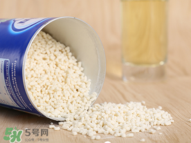 美林菊花晶可以和奶粉一起喝嗎？美林菊花晶可以加在奶里嗎？