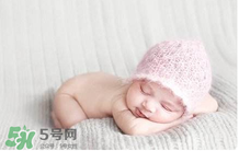 早產(chǎn)兒的發(fā)育和正常嬰兒一樣嗎？早產(chǎn)兒發(fā)育會(huì)遲緩嗎？