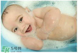 早產(chǎn)兒的發(fā)育和正常嬰兒一樣嗎？早產(chǎn)兒發(fā)育會(huì)遲緩嗎？