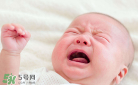 早產(chǎn)兒幾個(gè)月可以添加輔食？早產(chǎn)兒添加輔食需要延遲嗎？