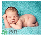 早產(chǎn)兒奶粉吃到什么時(shí)候？早產(chǎn)兒奶粉吃多久？