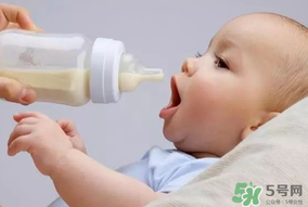 早產(chǎn)兒奶粉有必要嗎？早產(chǎn)兒可以吃普通奶粉嗎？