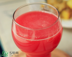 西瓜汁為什么會(huì)分層？西瓜汁分層還能喝嗎？