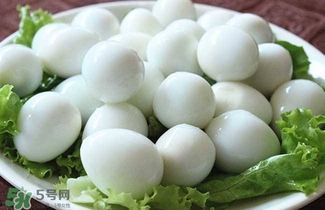 鵪鶉蛋能和胡蘿卜一起吃嗎？鵪鶉蛋能放多久？