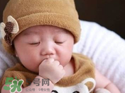 寶寶睡覺突然大哭是什么原因？寶寶睡覺大哭正常嗎？