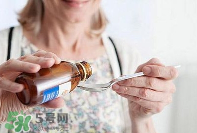 感冒藥和消炎藥能一起吃嗎？感冒藥吃多了會怎樣