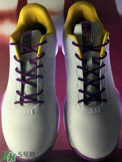 lonzo ball球哥2017湖人戰(zhàn)靴簽名球鞋多少錢？