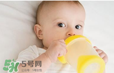 母乳寶寶要比喂奶粉的寶寶體質(zhì)好嗎 母乳比奶粉營(yíng)養(yǎng)嗎？