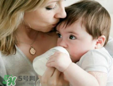 母乳寶寶要比喂奶粉的寶寶體質(zhì)好嗎 母乳比奶粉營(yíng)養(yǎng)嗎？