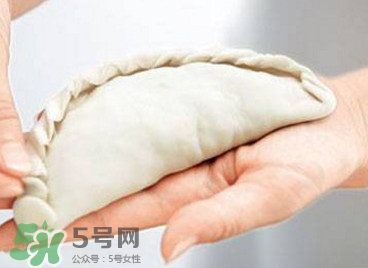 韭菜盒子用什么水和面？韭菜盒子和面用冷水還是熱水