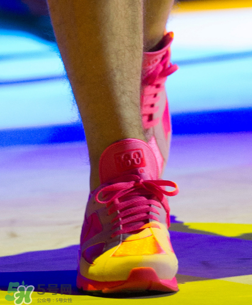 cdg與nike air max 180聯(lián)名氣墊運(yùn)動(dòng)鞋什么時(shí)候發(fā)售？