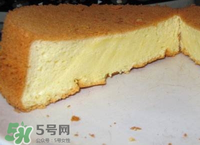 怎么判斷戚風(fēng)蛋糕烤熟了？戚風(fēng)蛋糕沒烤熟怎么辦
