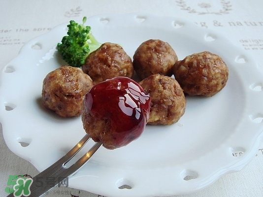 藍(lán)莓和牛肉能一起吃嗎？藍(lán)莓和牛肉會(huì)過敏嗎？