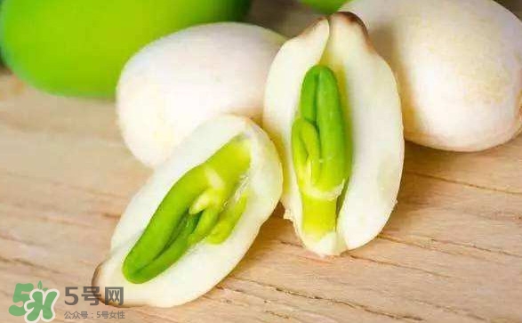 蓮子心與什么搭配好？蓮子心泡茶什么人不能喝