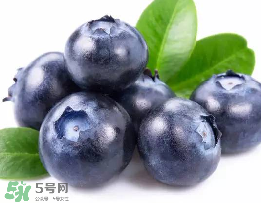 藍(lán)莓和梨子能一起吃嗎？藍(lán)莓雪梨果汁的做法