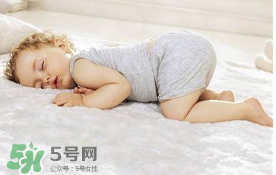 什么時候給寶寶剪指甲？寶寶多大可以剪指甲？