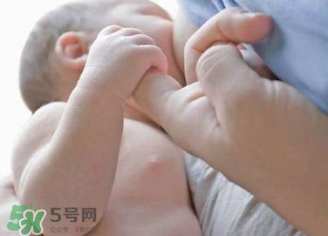 母乳喂養(yǎng)會胸下垂嗎？母乳喂養(yǎng)胸部下垂怎么辦？