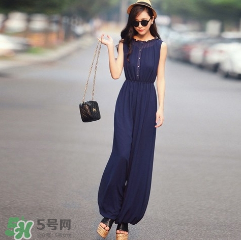 8月份穿什么衣服？八月份穿衣搭配