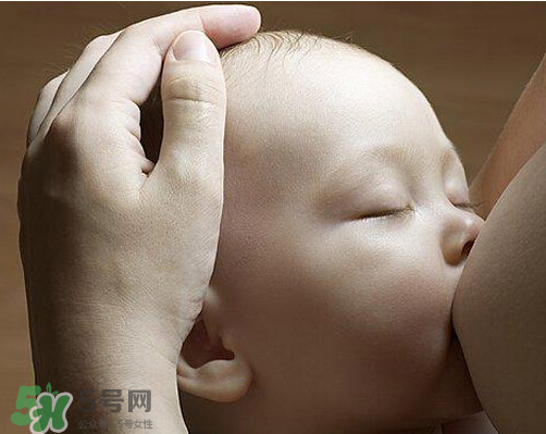 八月份可以斷奶嗎？8月份可以斷奶嗎？