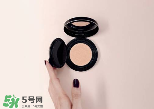 dior迪奧鎖妝氣墊多少錢(qián)？迪奧鎖妝氣墊上市時(shí)間