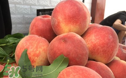 脆桃和軟桃哪個(gè)好吃？脆桃跟軟桃有什么區(qū)別？