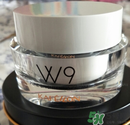 凱芙蘭素顏霜怎么用？凱芙蘭w9素顏霜使用方法