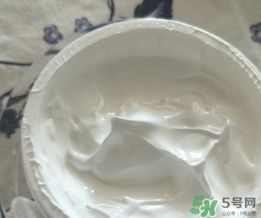 凱芙蘭素顏霜怎么用？凱芙蘭w9素顏霜使用方法