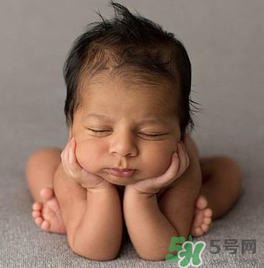 新生兒臍帶發(fā)炎可以用菜油擦嗎？臍帶能不能用菜油擦？