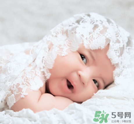 新生兒吃母乳一天拉幾次正常？新生兒吃母乳的排便規(guī)律