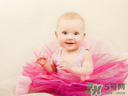 新生兒吃母乳會撐到嗎？新生兒吃母乳會吃撐嗎？