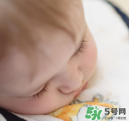 磨牙餅干幾個月寶寶能吃？磨牙餅干幾個月吃？