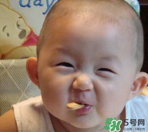 磨牙餅干幾個月寶寶能吃？磨牙餅干幾個月吃？