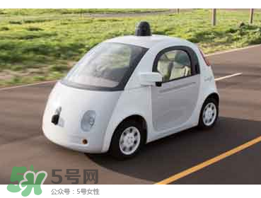 李彥宏坐無(wú)人駕駛汽車上五環(huán) 無(wú)人駕駛汽車什么時(shí)候上市？