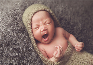 新生兒吃母乳會撐到嗎？新生兒吃母乳會吃撐嗎？