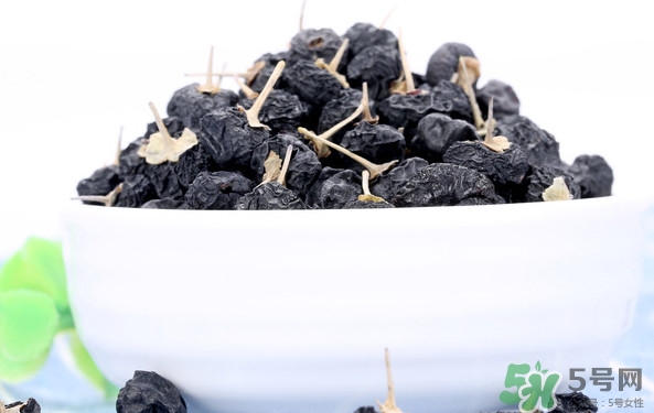 黑枸杞能和茶葉一起泡嗎？黑枸杞和什么一起泡好