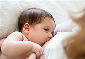 新生兒吃母乳一次吃多久？新生兒吃母乳一次十分鐘正常嗎？