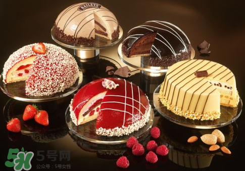寶寶愛吃甜食智力會(huì)下降嗎？兒童愛吃糖會(huì)影響智力嗎？