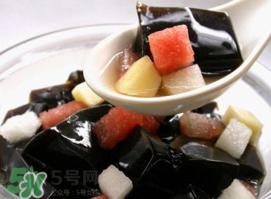 龜苓膏是烏龜做的嗎？龜苓膏是什么做的？