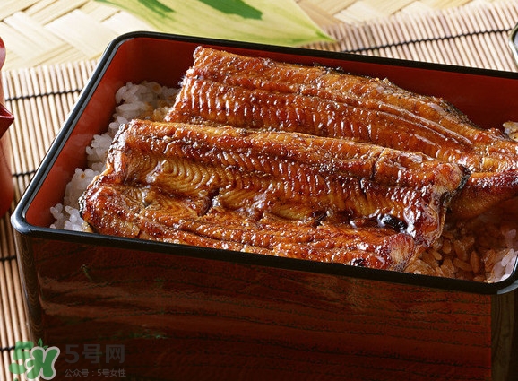 鰻魚(yú)飯?jiān)趺闯裕咳毡决狋~(yú)飯的做法